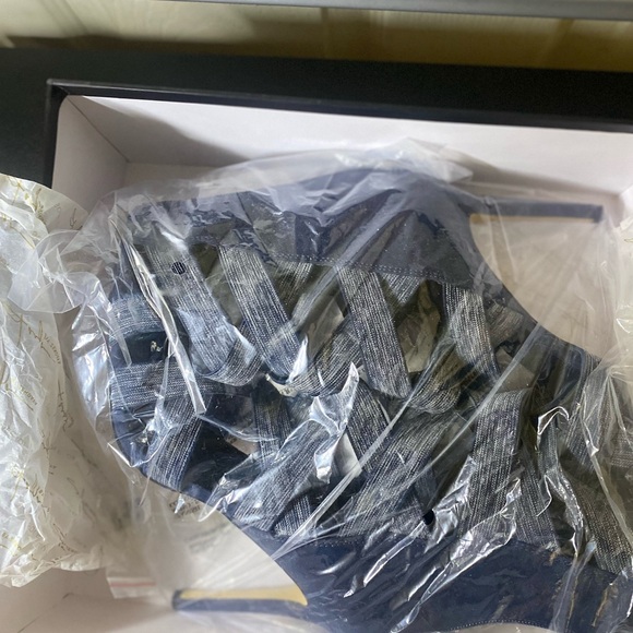 💙GOOD CONDITION!💙 Data by Zendaya | Size: 9 | Blue Denim | Height: 3.5 in. - Picture 14 of 15